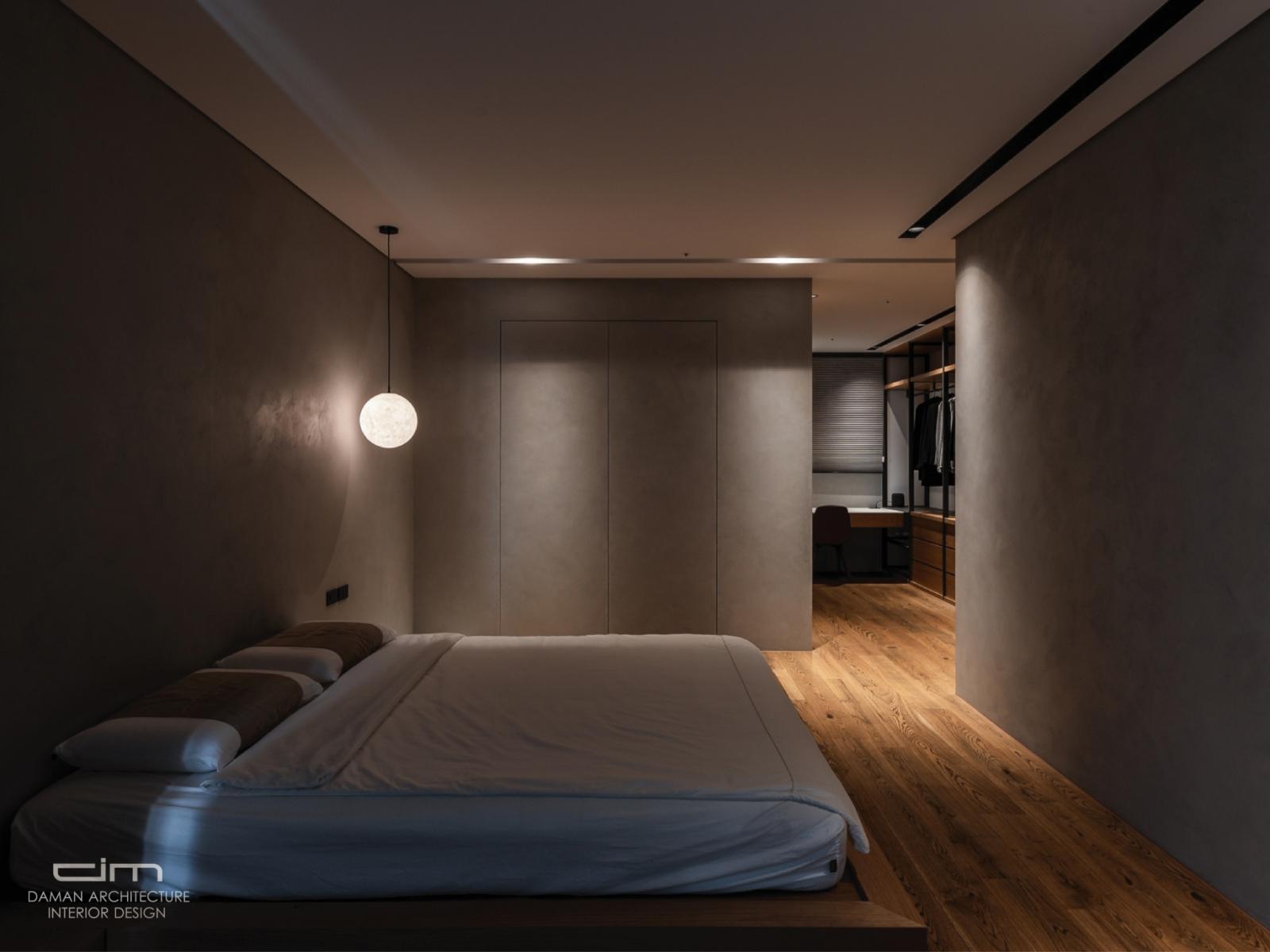 豪宅設計，利用簡潔的臥室空間，在深夜點亮氛圍